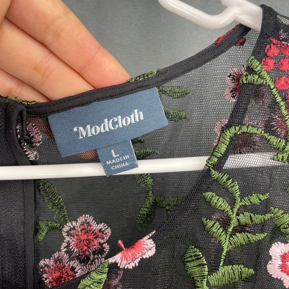 Modcloth Dress Womens Large Sweet Nostalgia Embroidered Black Pink Short Sleeve - Picture 3 of 11